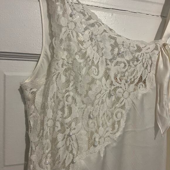 Vintage Gold label Victoria Secret ivory white night gown M - Picture 3 of 10